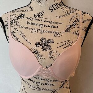 Victoria’s Secret Elegant Pink Lace Trim Bra